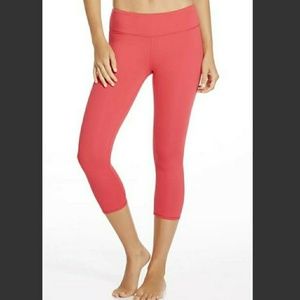 Fabletics Salar Capri Leggings